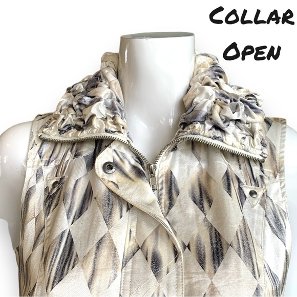 ETHYL GOLD/BLACK/WHITE ZIPPERED VEST. WOMEN’S SIZE SMALL/MEDIUM - Picture 9 of 12